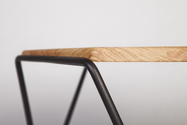 meubles-design-Jordi-Lopez-Aguillo-Nicolas-Perot-collection-Y-table-appoint-pres