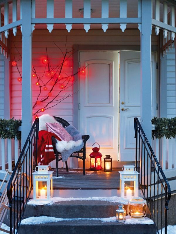 Terrasse hivernale en lanternes éclairées objet décoration maison