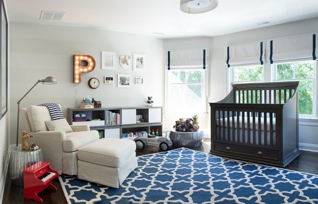 superbe nursery avec tapis design bleu blanc