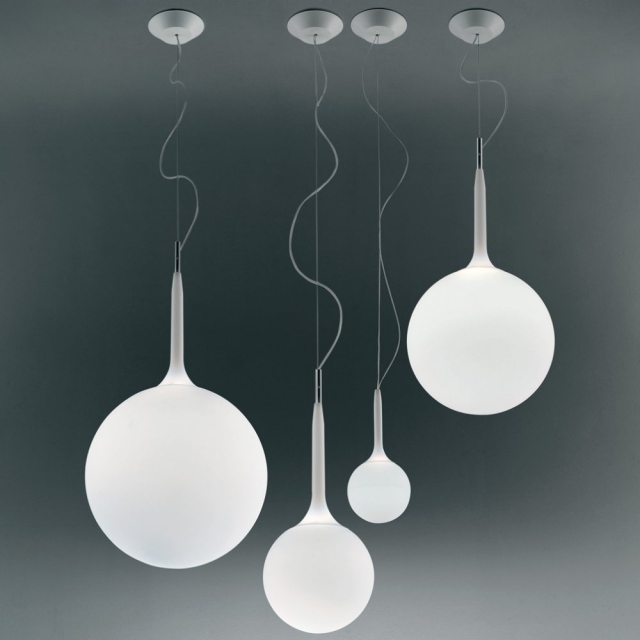 suspension-luminaire-idée-décoration-originale-Artemide-couleur-blanche