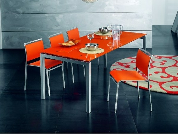 table salle à manger tendance orange vif