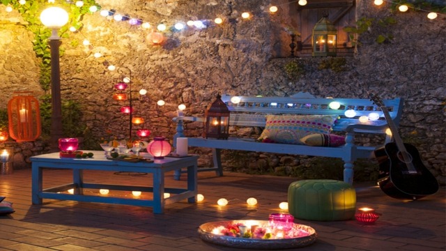 terrasse romantique banc table bois bleu