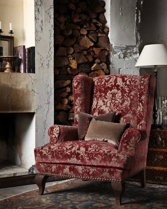 tissus-ameublement-fauteuil-rétro-rouge-motifs-floraux-marron tissus d'ameublement