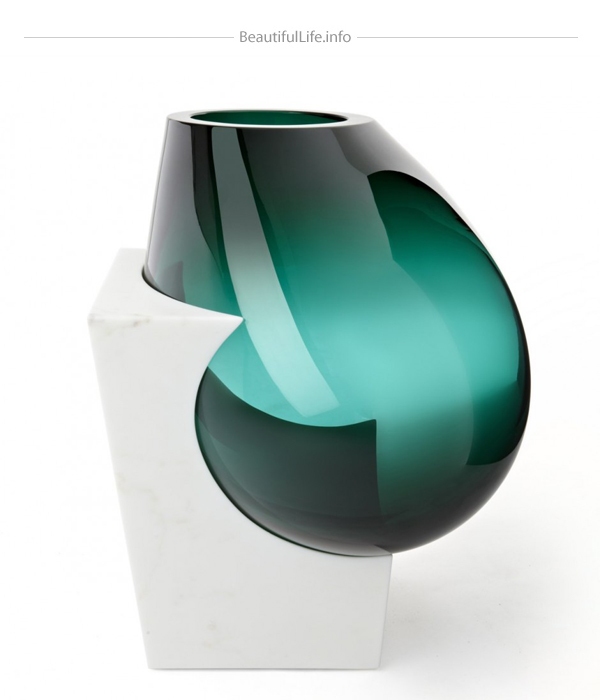 vase vert emeraude support blanc marbre