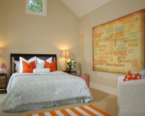 vue tapis rayeurs orange blanc chambre comfortable