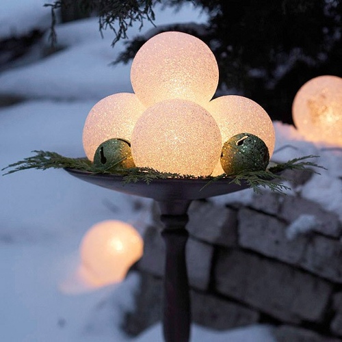 Boules lumineuses en décoration de Noël