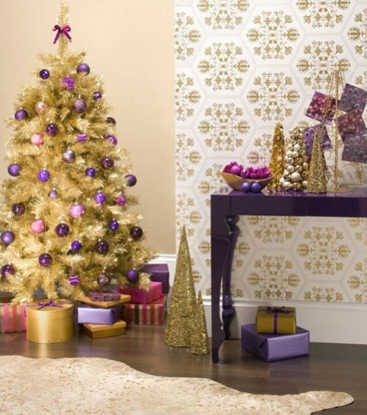 Couleurs de Noël en violet et doré