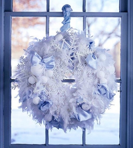 Couronne blanche en décoration d'hiver
