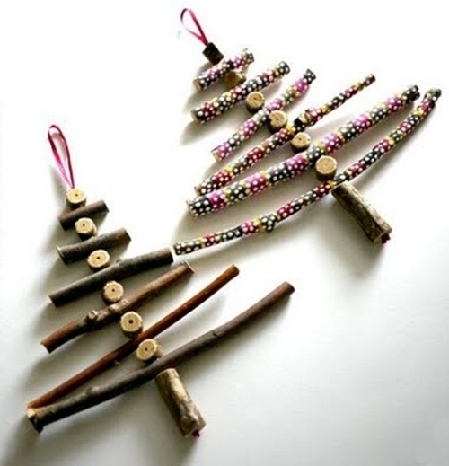 Sapins de Noël faits avec des branches
