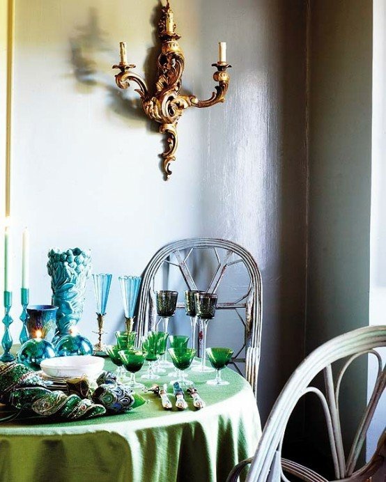 Table de Noël en vert et bleu salon ou cuisine
