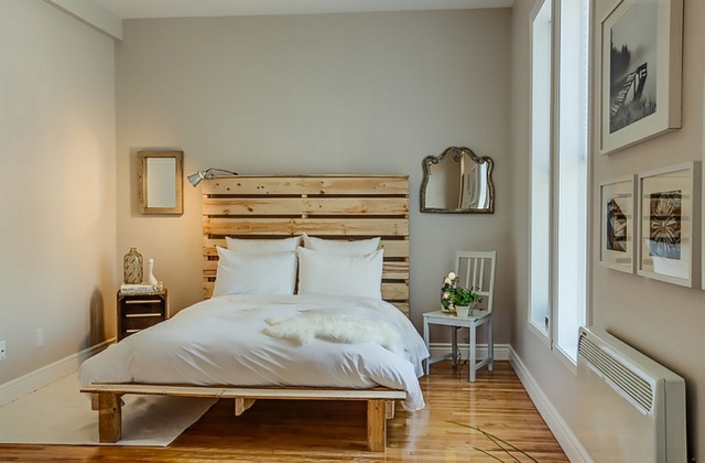 Chambre à coucher design tête de lit bois  naturelle