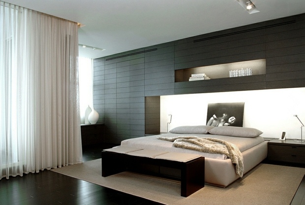 belle chambre avec mur accent noir rideaux blancs
