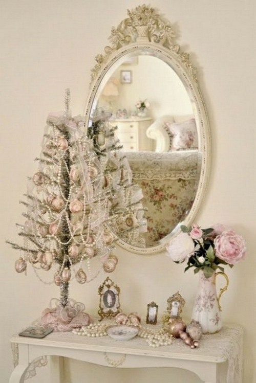 Décoration pastel vintage look vieilli coiffeuse miroir