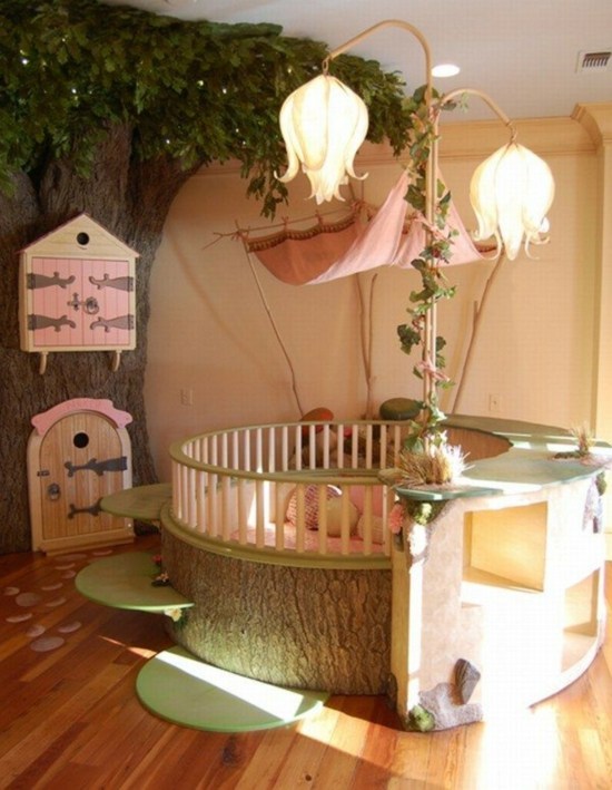Chambre bébé petite fille féerique magie forêt 