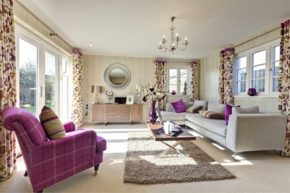 deco salon moderne violet motifs floraux