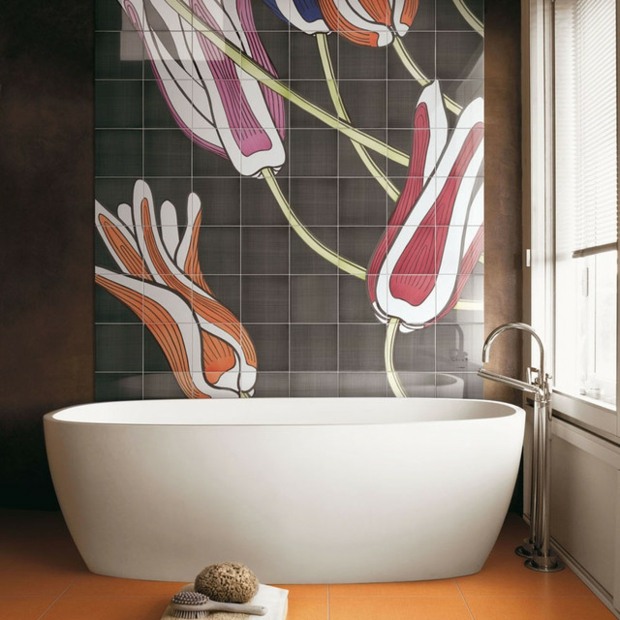 salle de bain ultra-moderne avec un carrelage motifs floraux