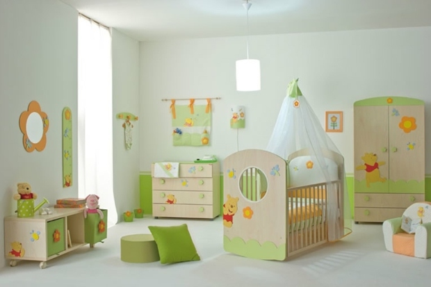 vaste chambre bébé ponctuée accents vert pomme