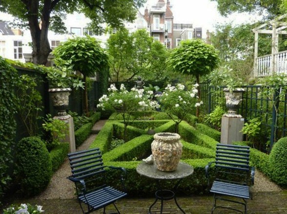 amenagement petit jardin style baroque