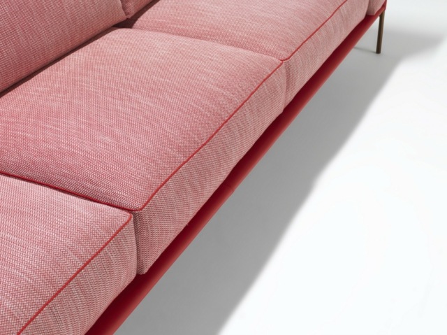 vif rouge aperçu des coussins confortables canapé design contempo