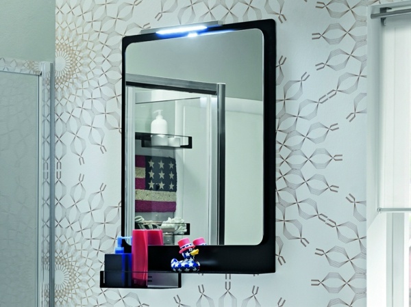 Miroir moderne lumière intégrée salle de bains