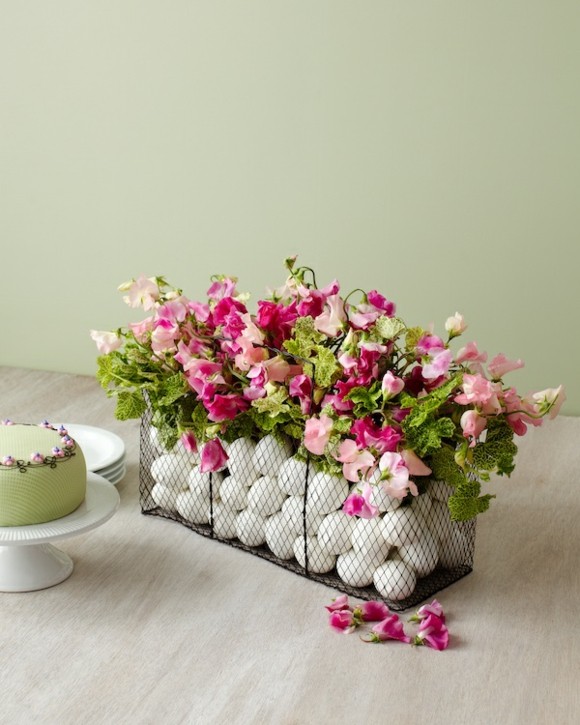 centre table elegant fleurs oeufs