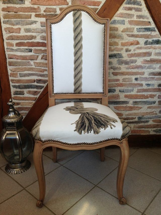 chaise-medaillon-style-louis-xvi