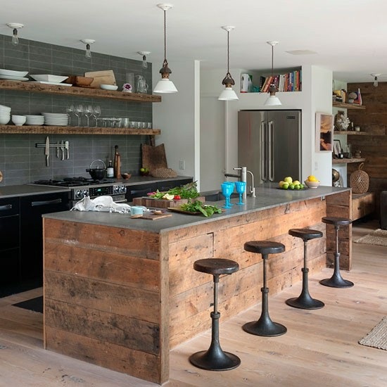 Superbe mélange rustique meubles vintage cuisine frigo moderne