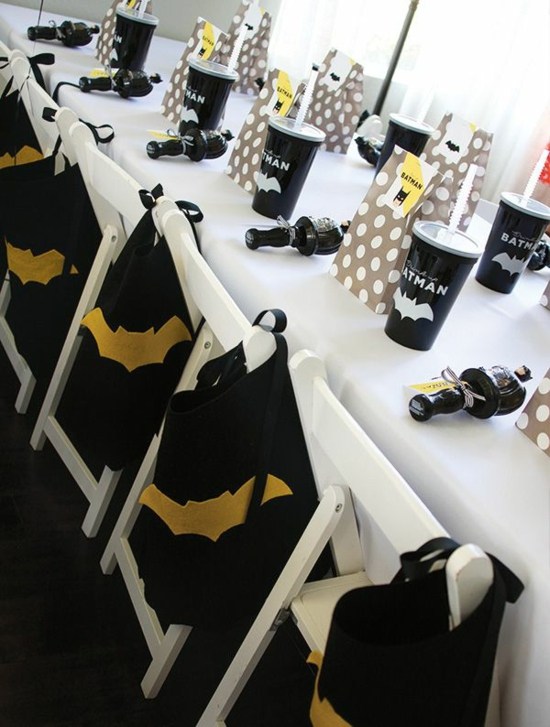 Décoration table anniversaire garçon célébrer thème Batman 