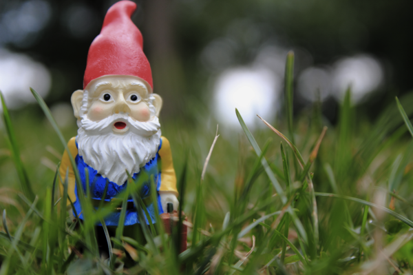 jardin gnome création idée déco figurine bonnet rouge