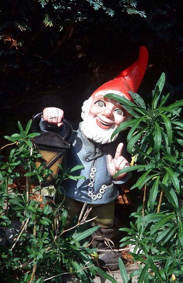 jardin lutin gnome bonnet rouge allemand barbu petit grand bizarre