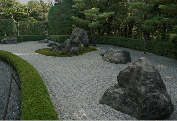 jardin paysagiste vaste et elegant rochers