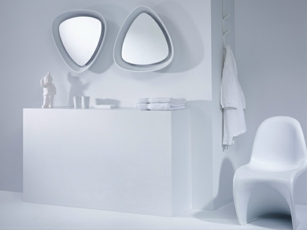 Miroirs triangulaire de Reflect + design intérieur salle bains
