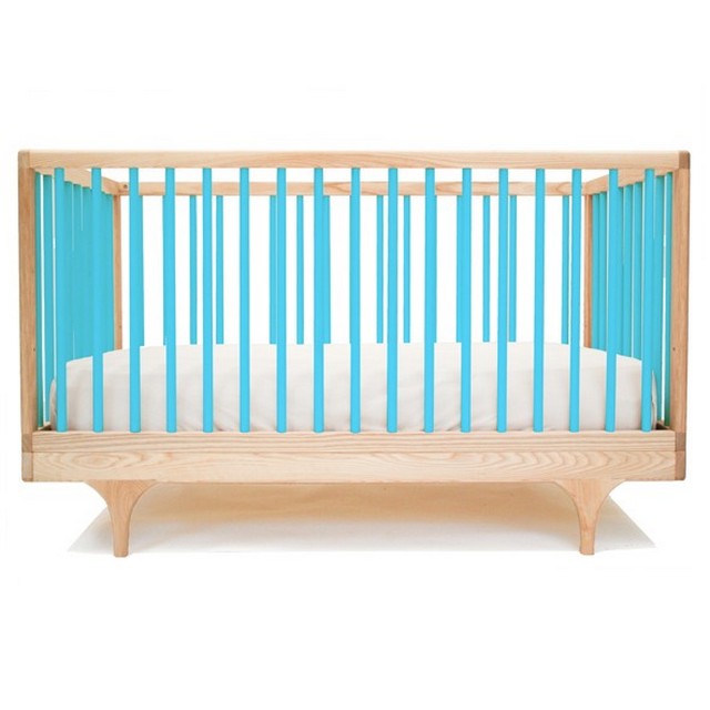 mobilier de bébé écolo  lit à barreaux Kalon Caravan turquoise