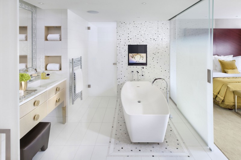 salle de bain blanc hôtel design luxe moderne paris hotel mandarin paris france