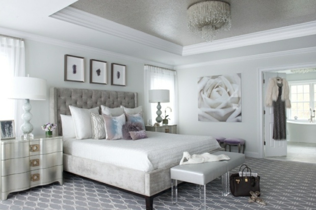 superbe chambre à coucher blanche avec matelas confortable