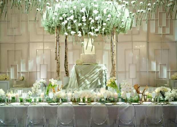 superbe décoration table mariage riche verdure