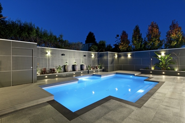 aménagement piscine jardin moderne