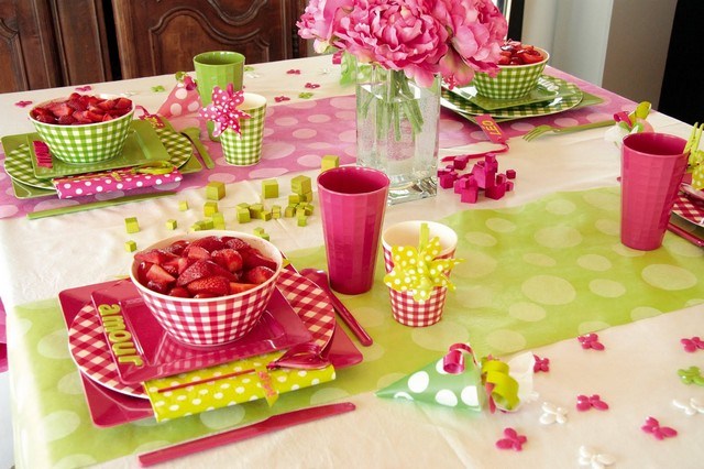 déco de table printanière colorée rose vert