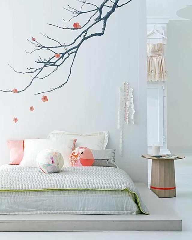 design intérieur moderne blanc murs blancs arbre cerisier 