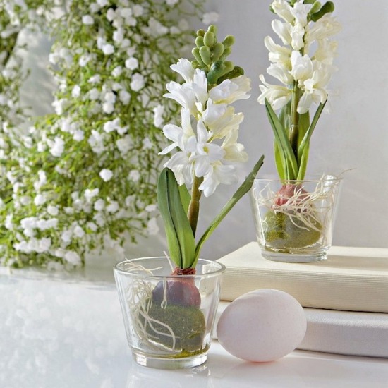 decoration elegante fleurs blanc oeuf