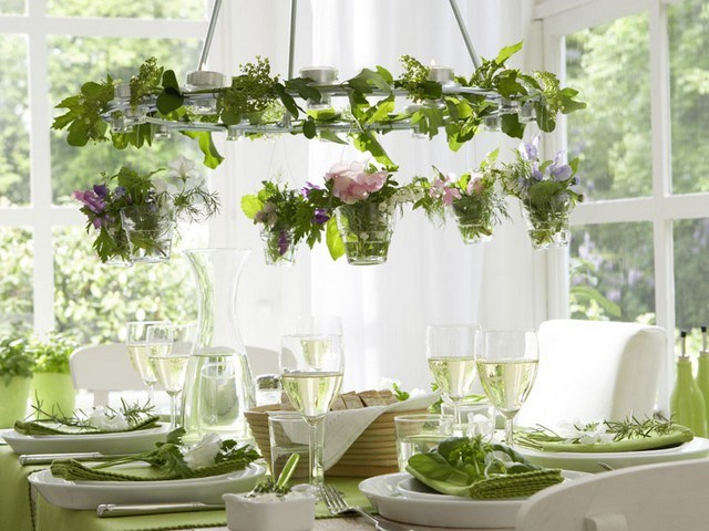 décoration table printemps lustre suspendu fleurs