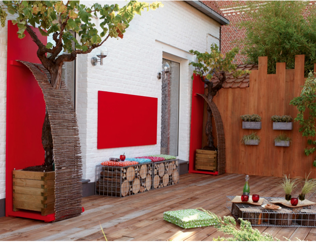 decoration terrasse bois accessoire jardin rouge