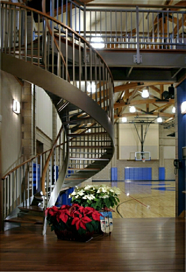 escalier en colimaçon original design intérieur moderne salon déco