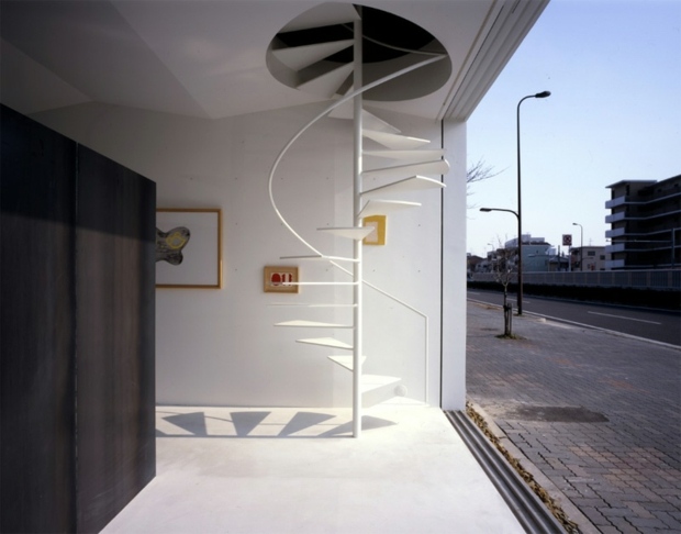 escalier en spirale minimaliste metal peint blanc