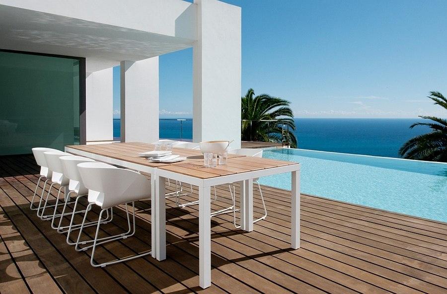 espace à dîner extérieur scandinave minimaliste design piscine océn style de vie
