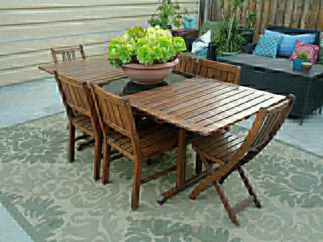 table en bois très grand confort jardin en famille entre amis