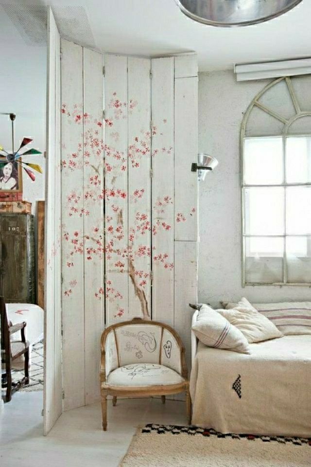 porte en bois blanche dessin cerisier chambre idée déco fraiche