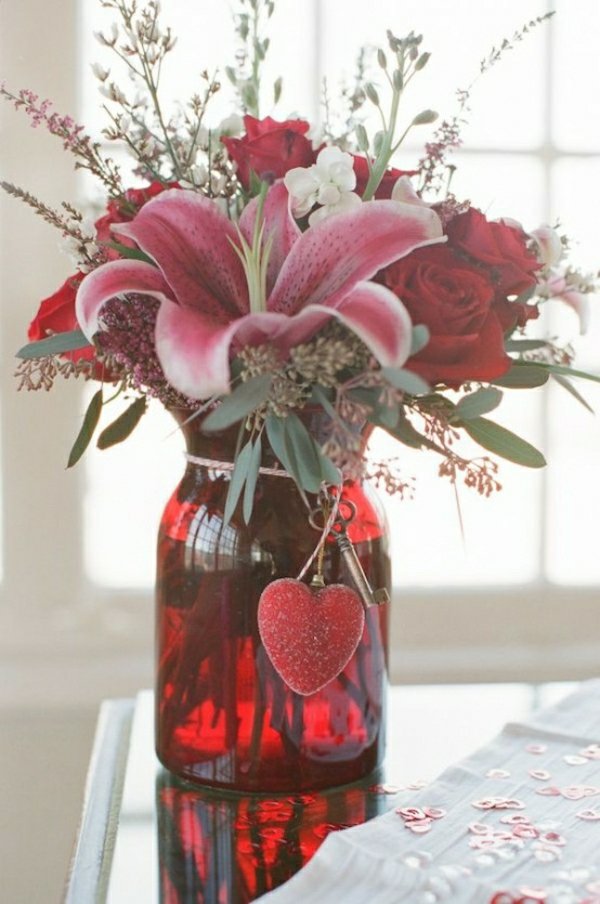 idée cadeau saint valentin pour elle fleurs bouquet joli petit coeur 