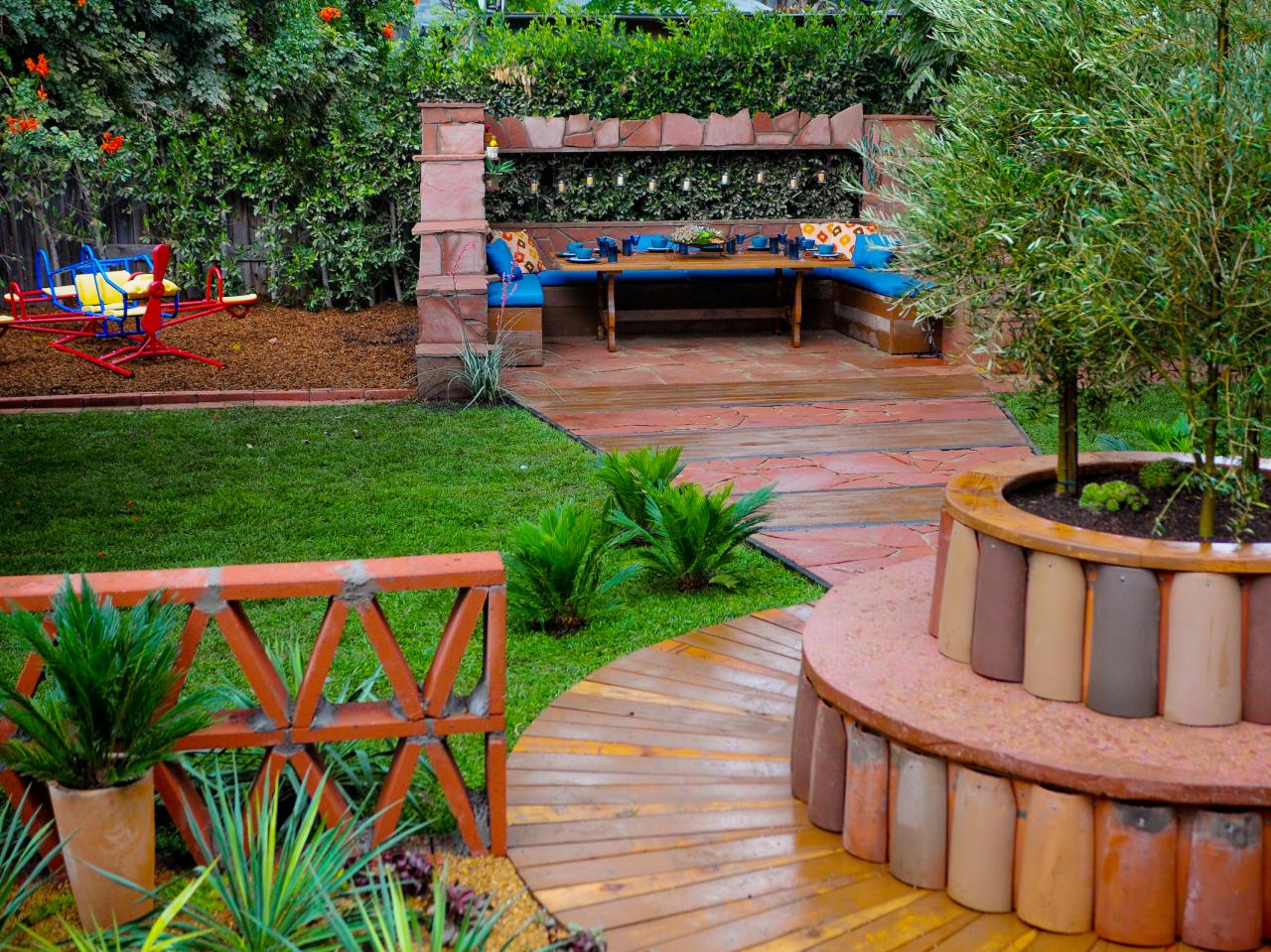 design jardin extérieur moderne joli canapé salon de jardin design bois facile