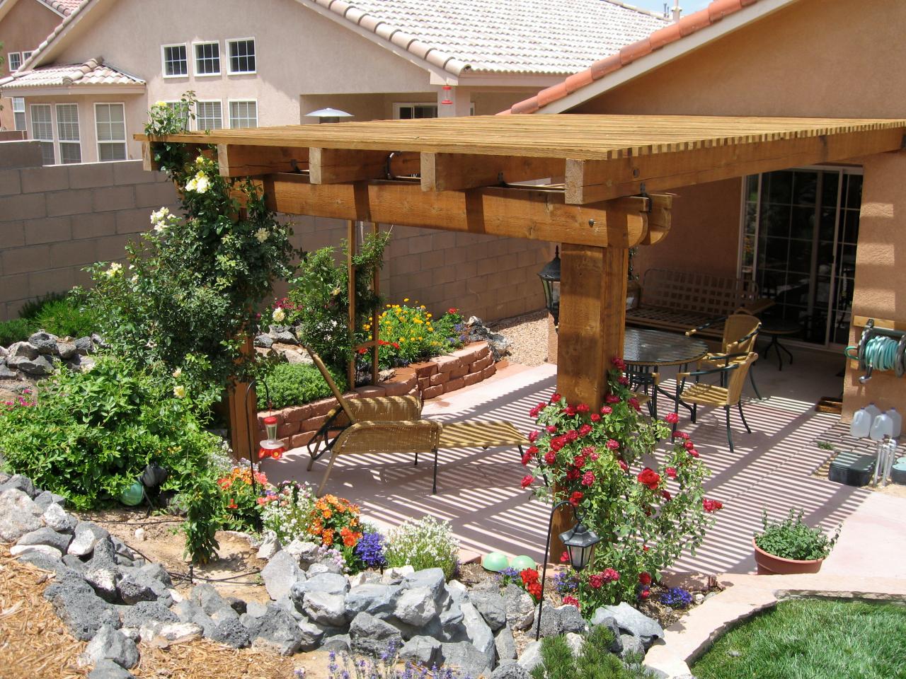 aménagement idée espace extérieur jardin moyen stylé bois ville maison